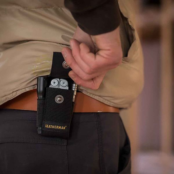 Чохол для мультитула Leatherman Large чорний нейлон з кішеньками для літарика 934933 фото