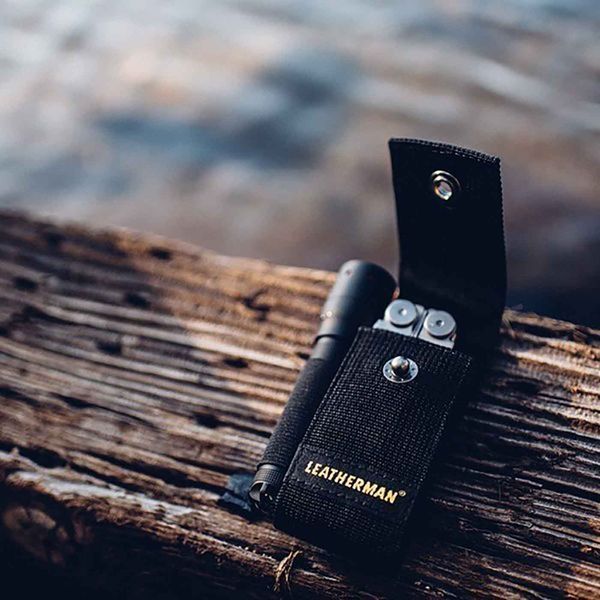 Чохол для мультитула Leatherman Large чорний нейлон з кішеньками для літарика 934933 фото