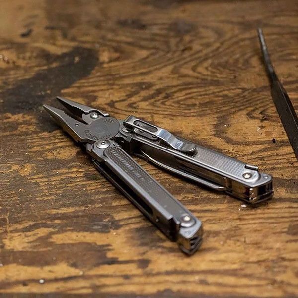 Мультитул Leatherman Free P2 в чехле, картонная коробка 832638 фото
